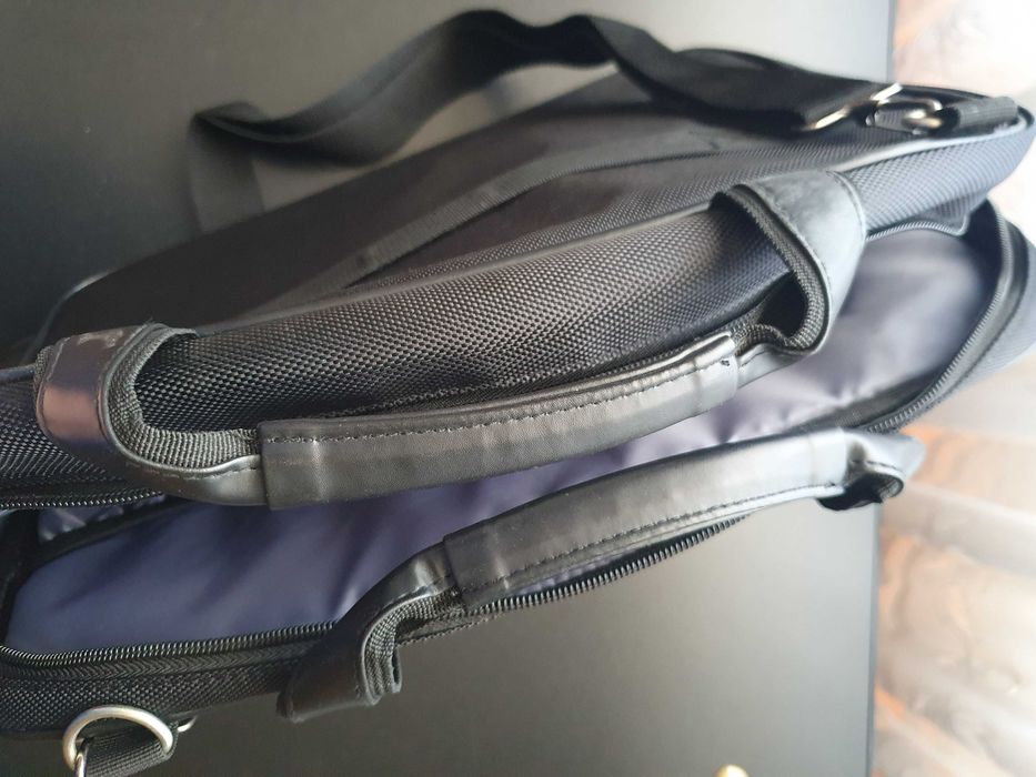 Servietă de umar extensibila/ geantă pentru laptop Platinet  17,3"noua