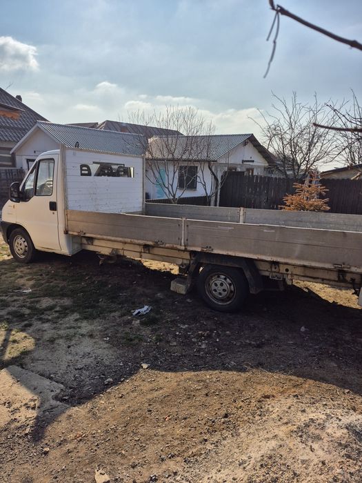 Fiat Ducato Maxi varianta lunga, an fabricație 2003
Geografie