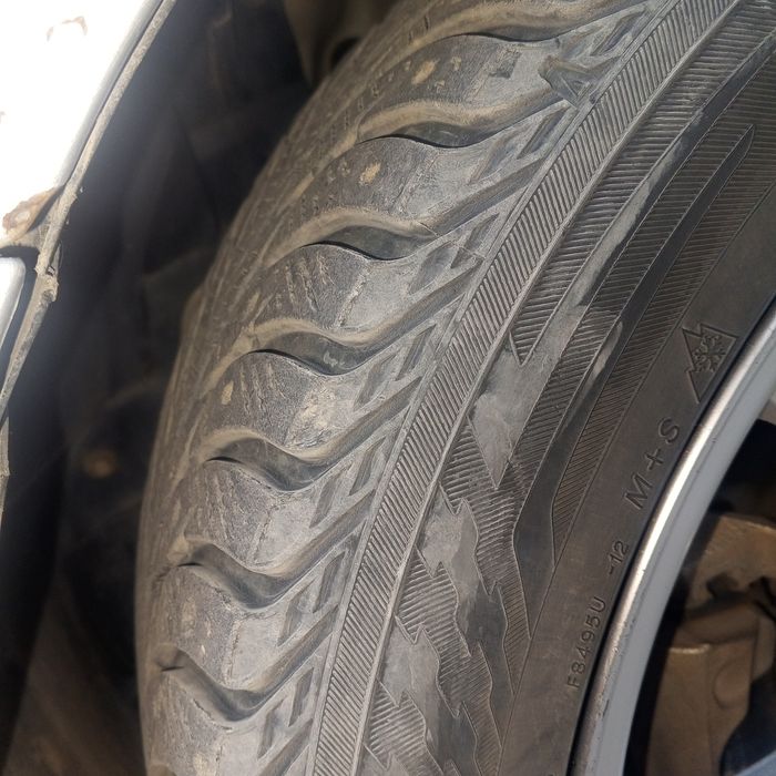 Avto shinalar sotiladi