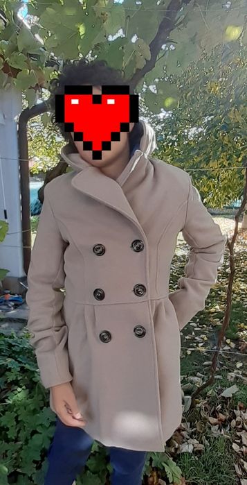 Стилно дамско късо палто S