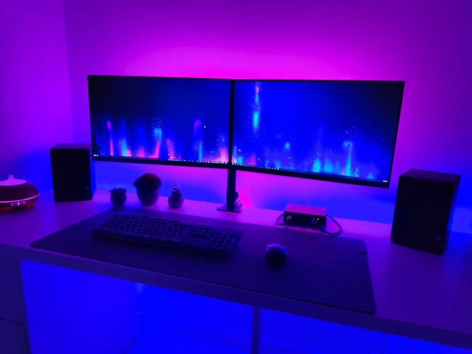 2 monitoare Samsung 24" impecabile 10/10 estetic/functional