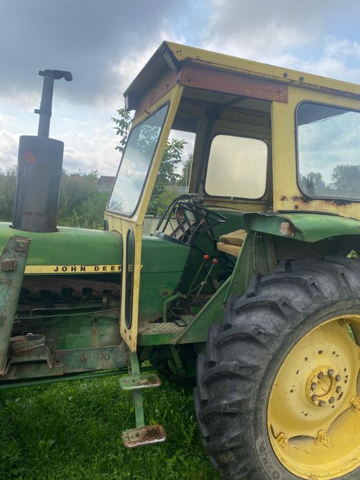 Vand John Deere 3130 cu brate