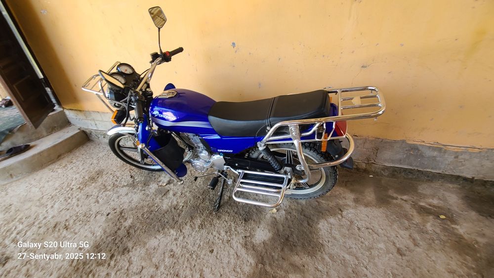 Yaxshi holatda matotsikl sotiladi