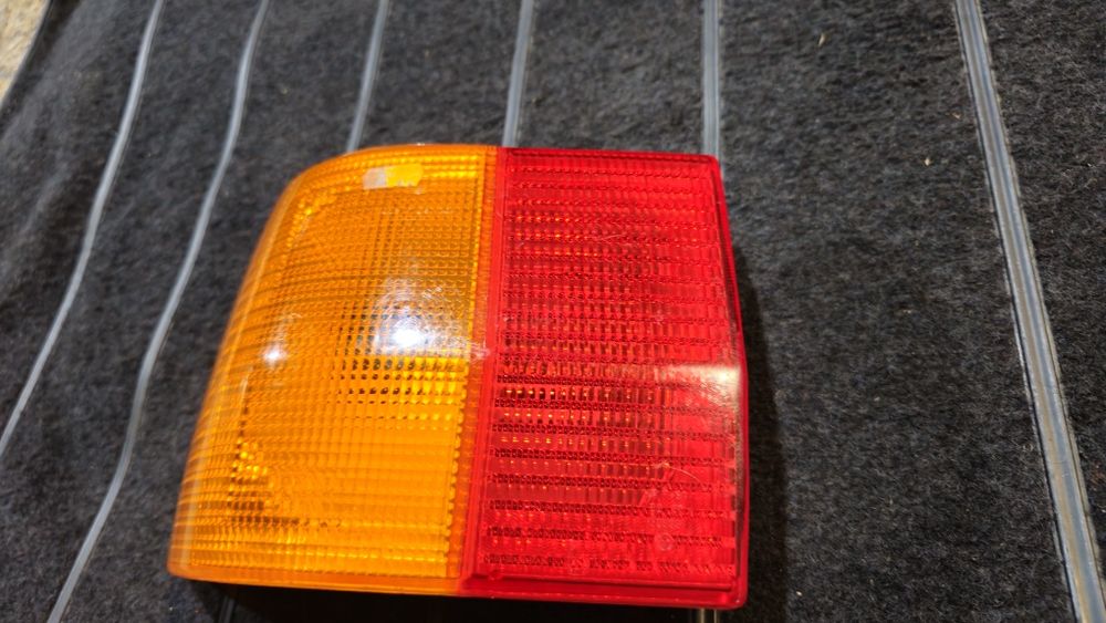 Stop stanga Hella original Audi 80 B3 (caroserie)

Stare buna

Pret: 1