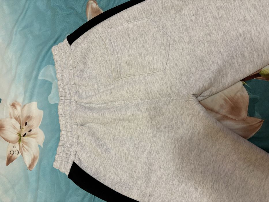 Долнище на Nike и къси дънки Pullbear