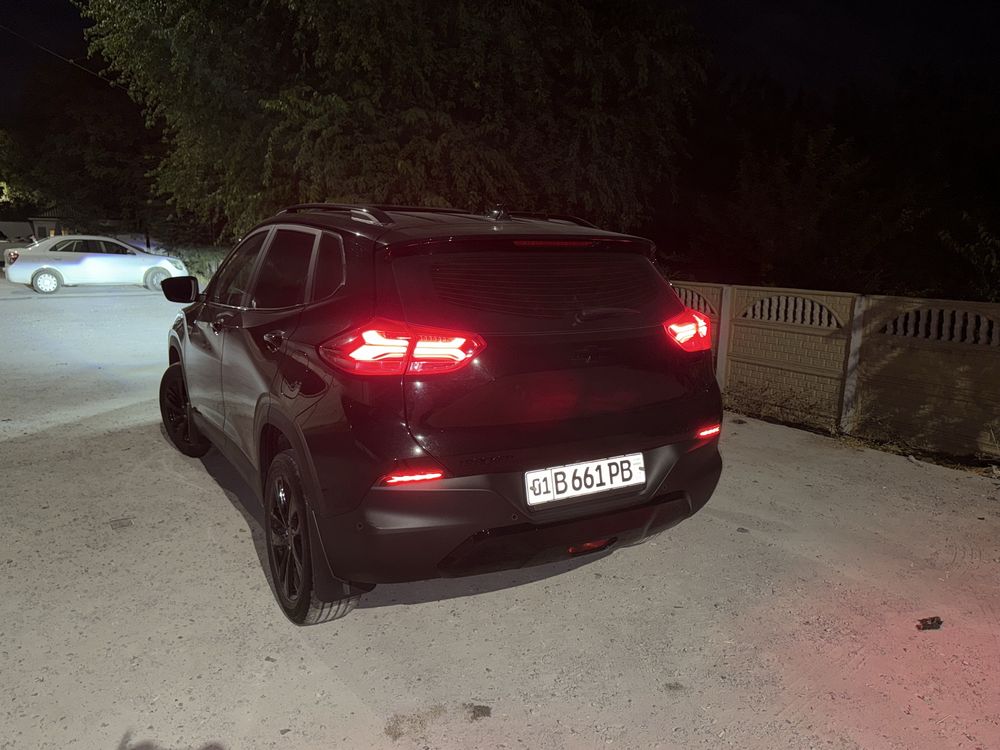 Продам Tracker 2, 2023 Premier