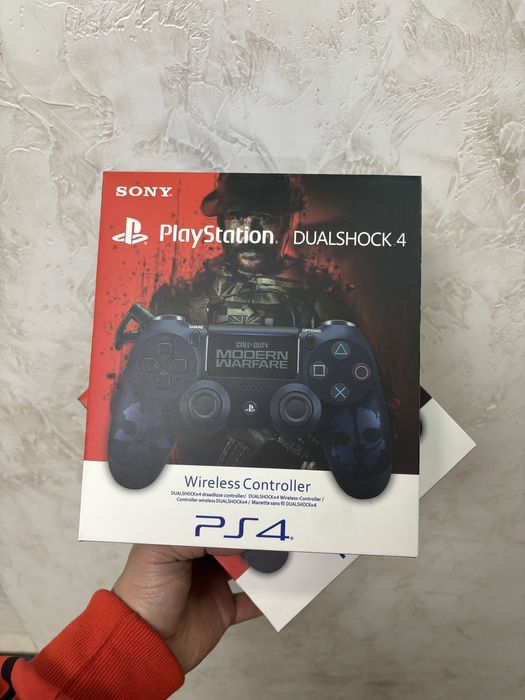 Продам 2 новых джойстика пс 4
