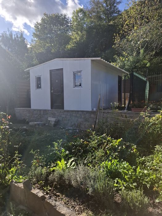 Vând garaje și magazii