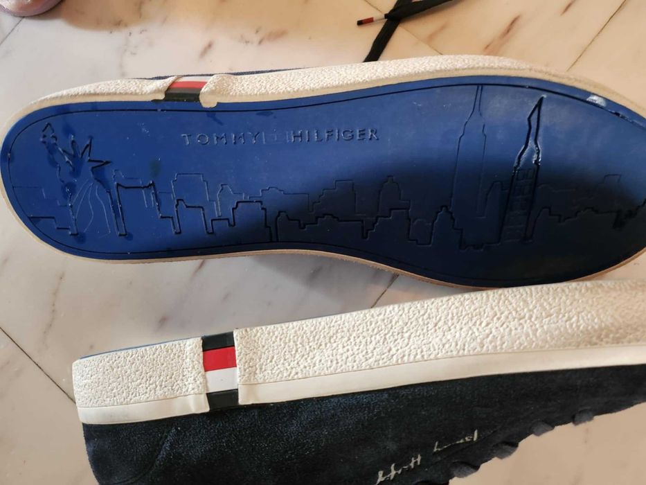 Продавам мъжки обувки  на марката Tommy Hilfiger