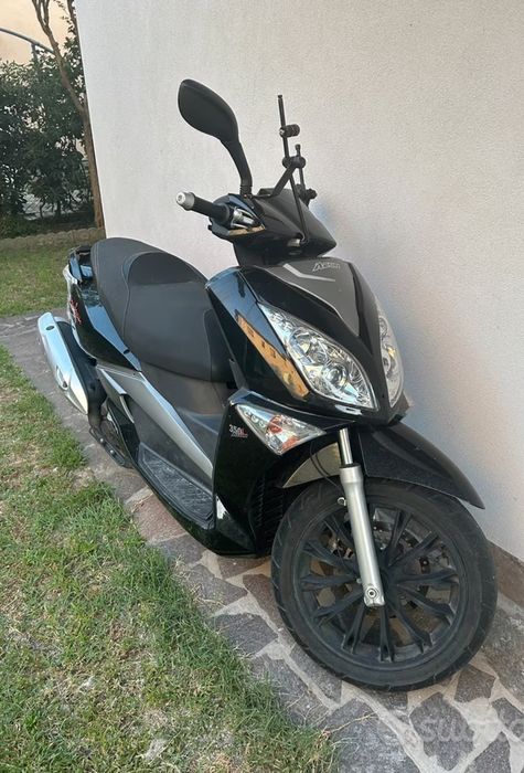 Maxi scuter Aeon  urban 350 i