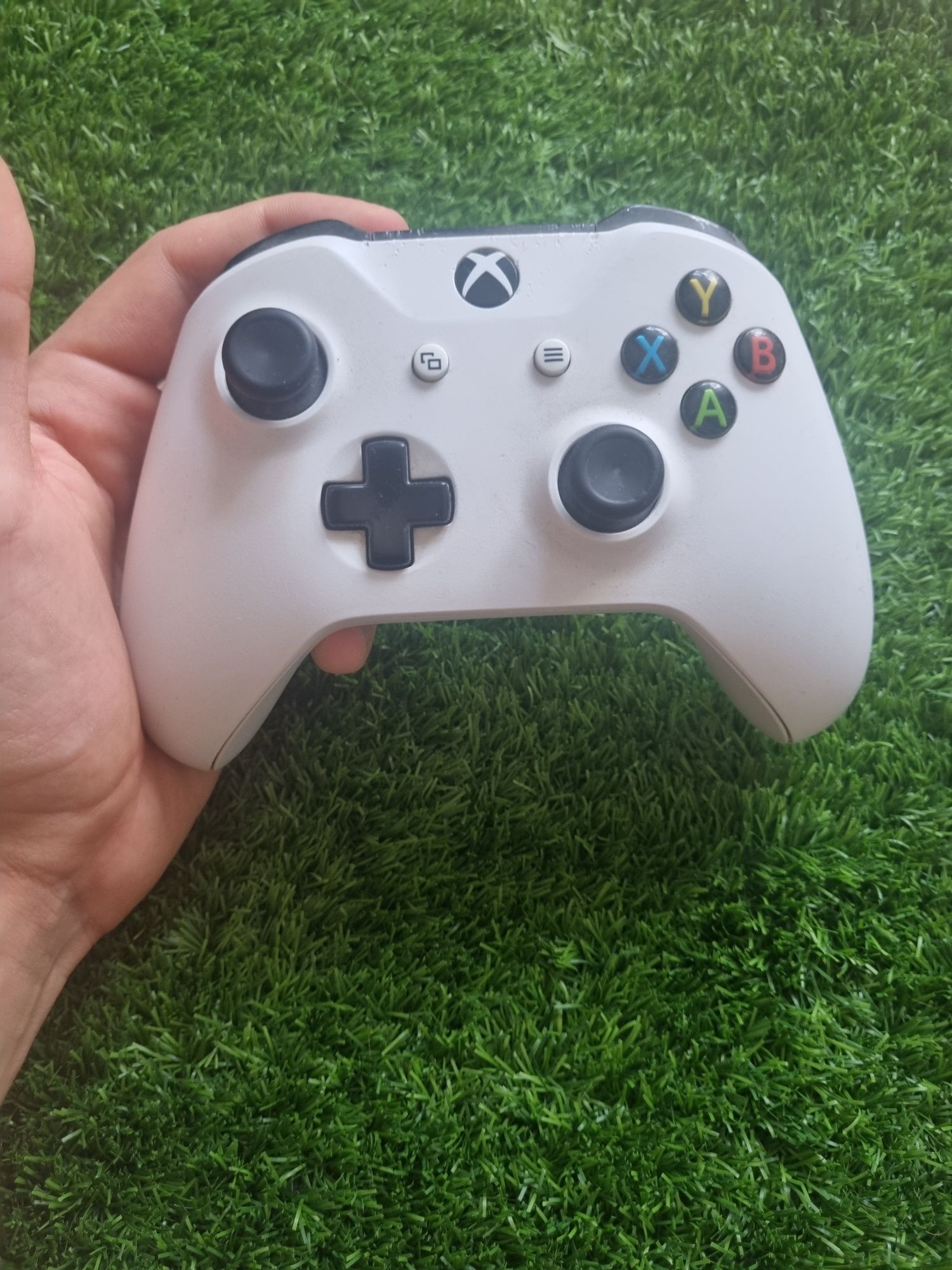 Игровая приставка Xbox one x