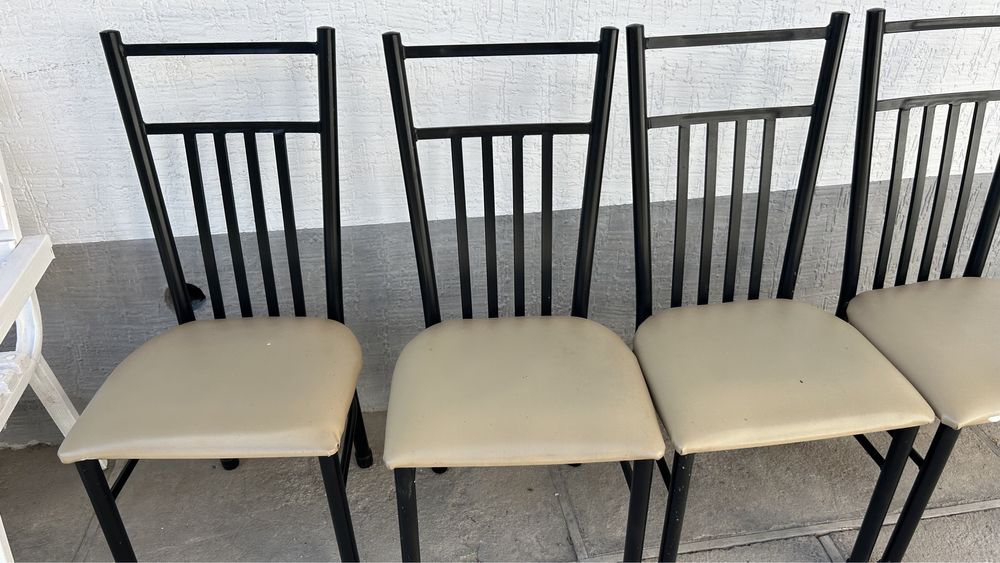 Стулья кухонные 4 шт