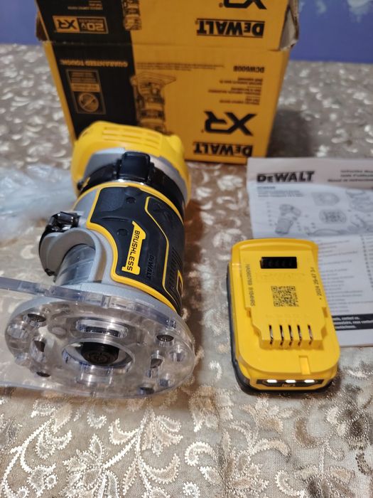 Девалт фреза DCW600B