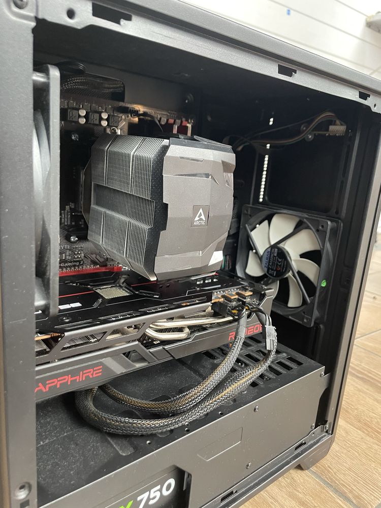 Vând PC Mid-High Gaming
