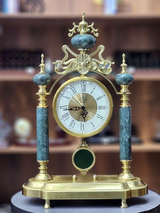 Серьёзно мурской падарок настольный Часы