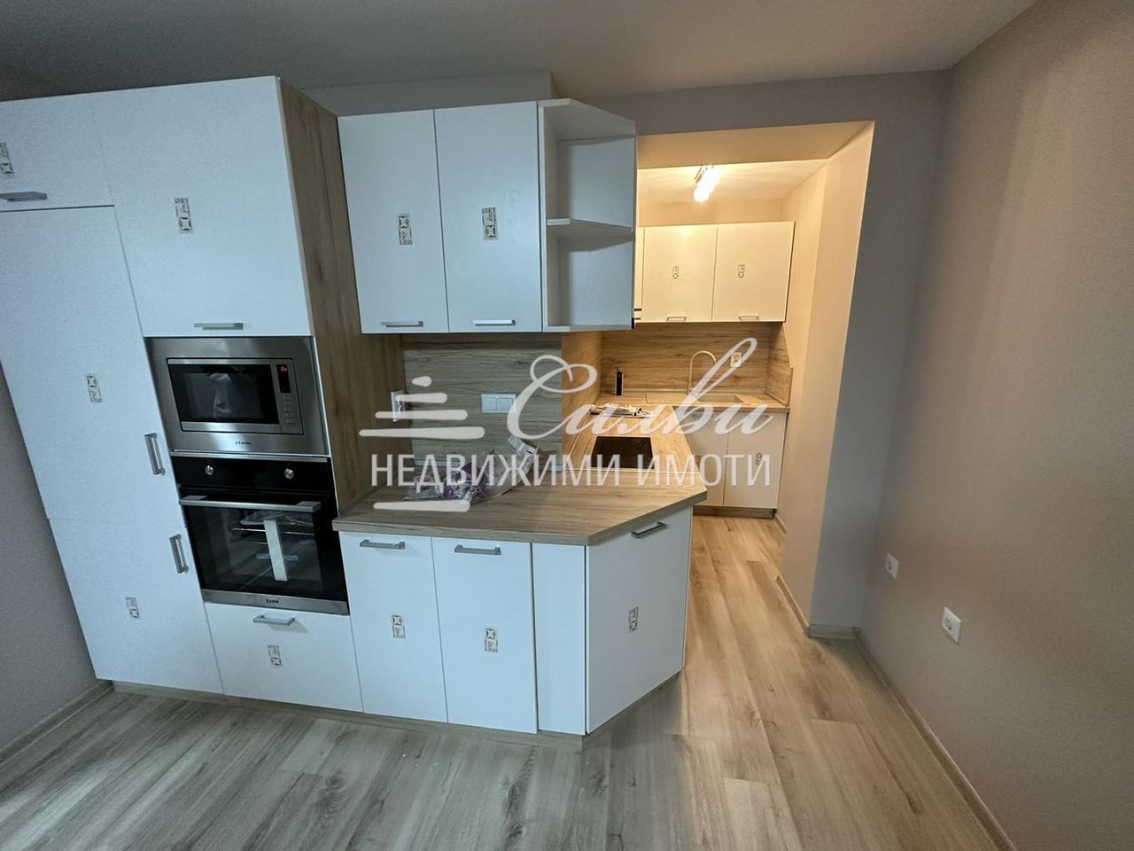 Продава се Тристаен апартамент в Шумен, Тракия - 90 кв.м за 1445 €/кв.м - Снимка #1