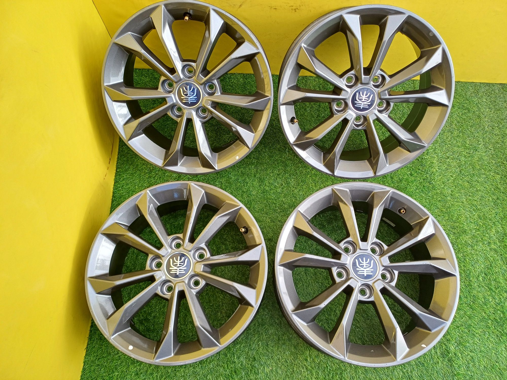 Диски R16 5×114.3 на Toyota и другие.