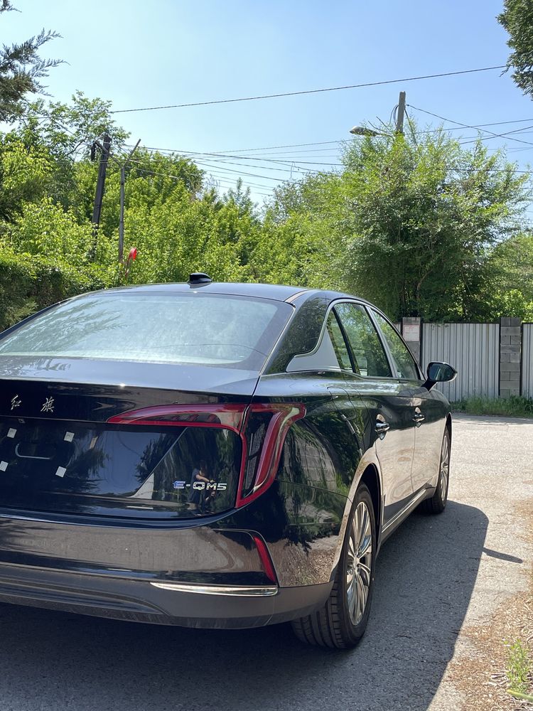 Продается новый Hongqi E-QM5