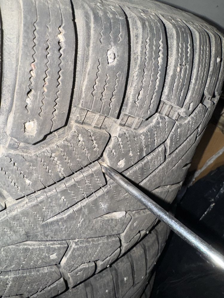 Диски с зимними шинами Pirelli285/50 R 20 продам