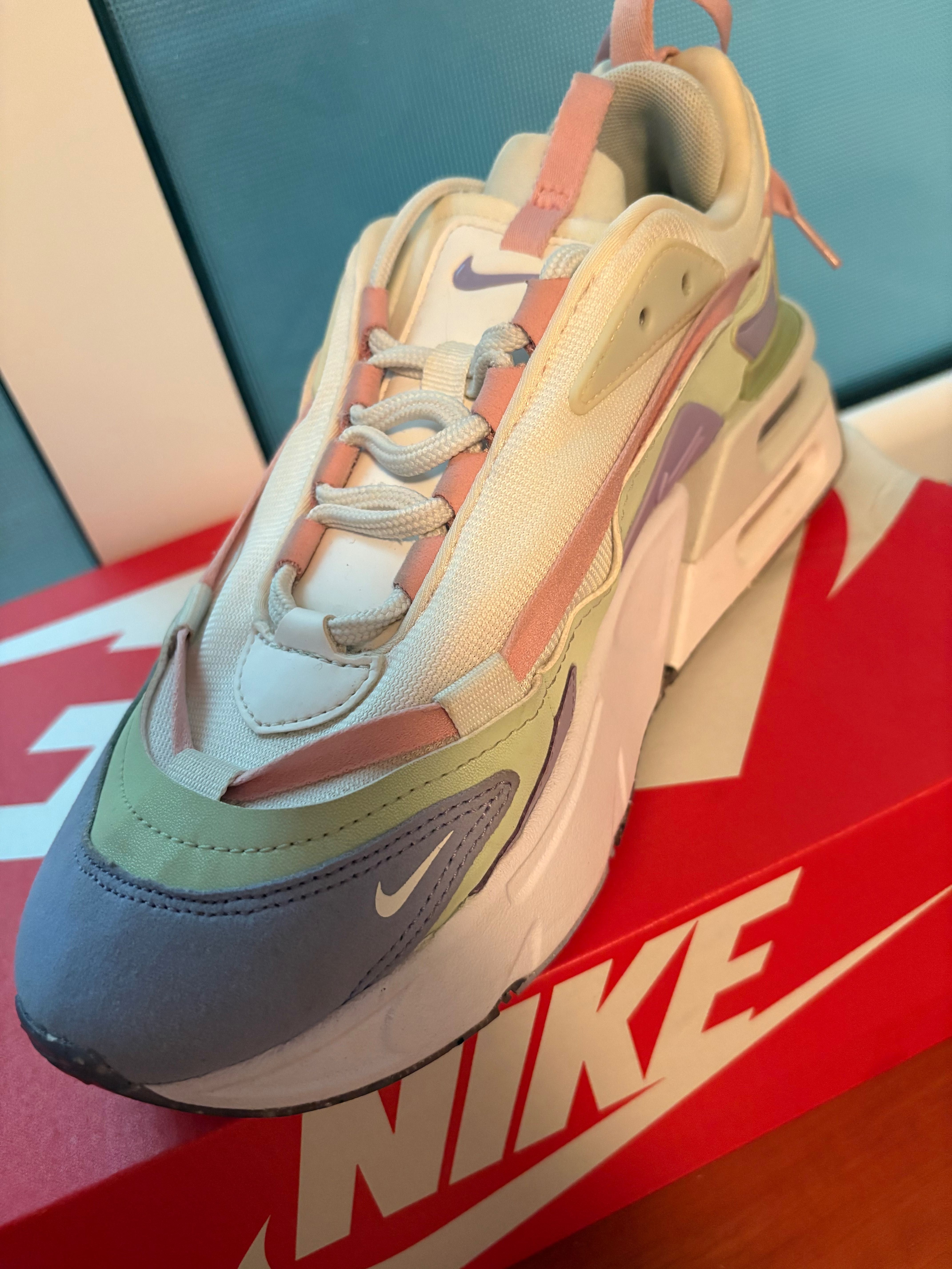 Маратонки Nike sportswear