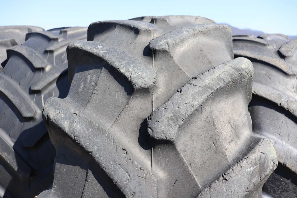 Cauciucuri 580/70R38 Pirelli tractor New holland Sh cu garantie