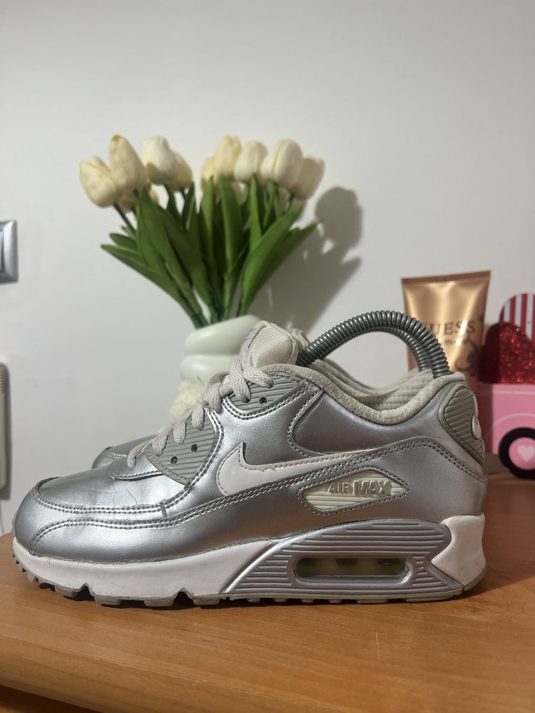 Оригинални маратонки Nike 37 номер