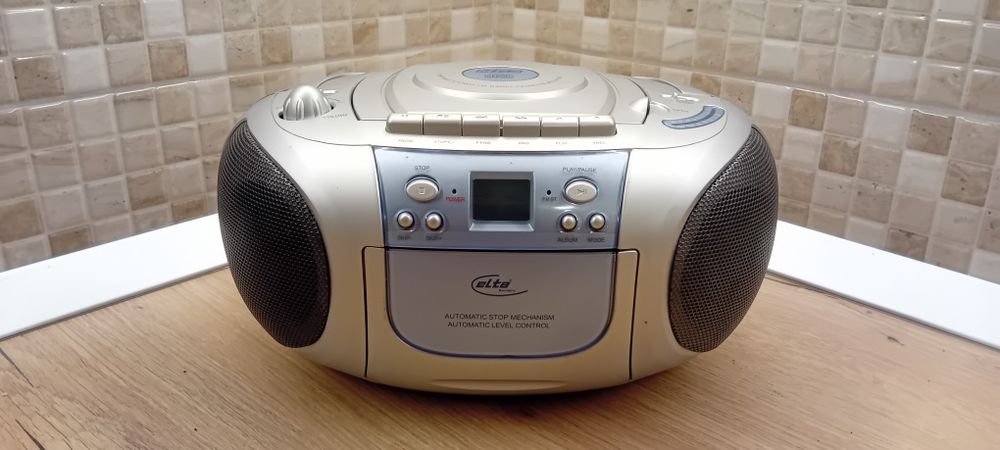 Radio Elta casetofon