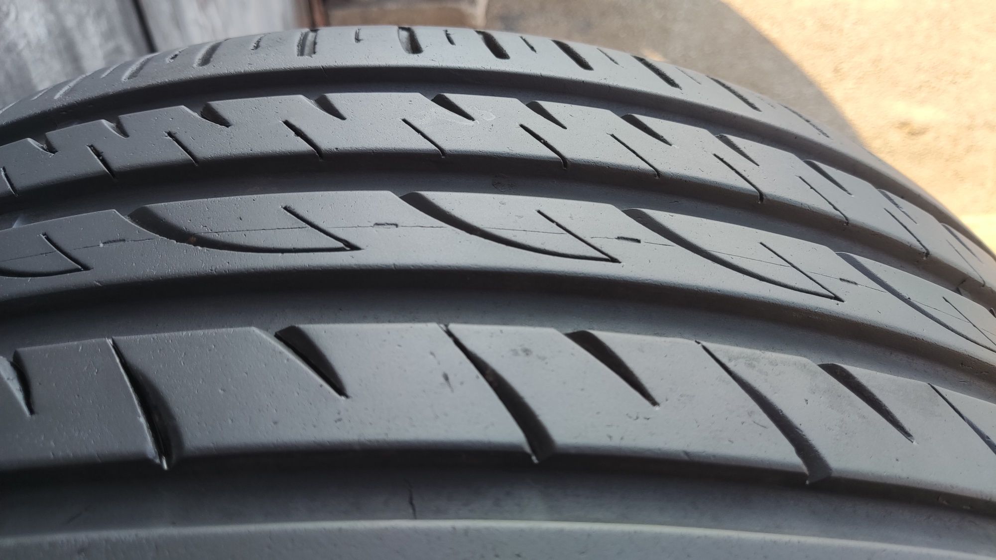 1бр. лятна гума 255/35/19 Nexen NFera SU4
dot23
8.2mm
Много добро съст