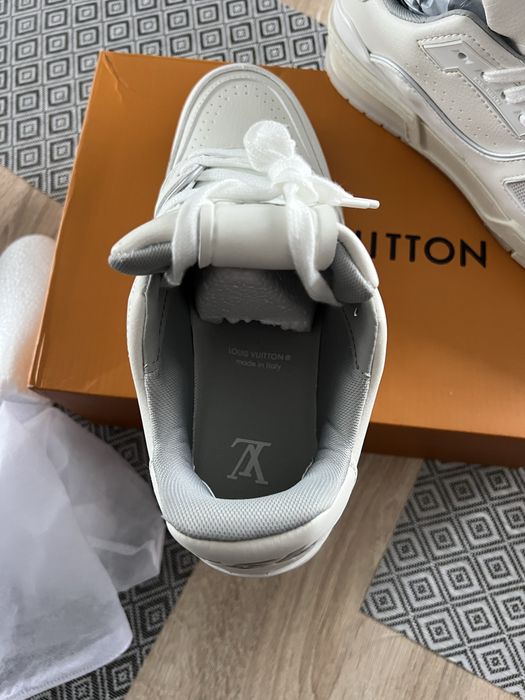 Adidasi Louis Vuitton