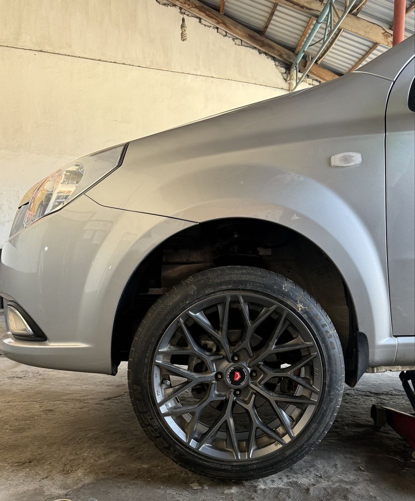 Диск VOSSEN шина KAPSEN 215/45R17