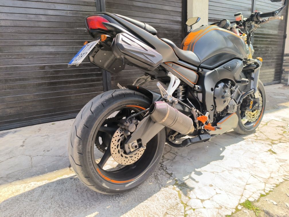Fz1 naked Europe R1