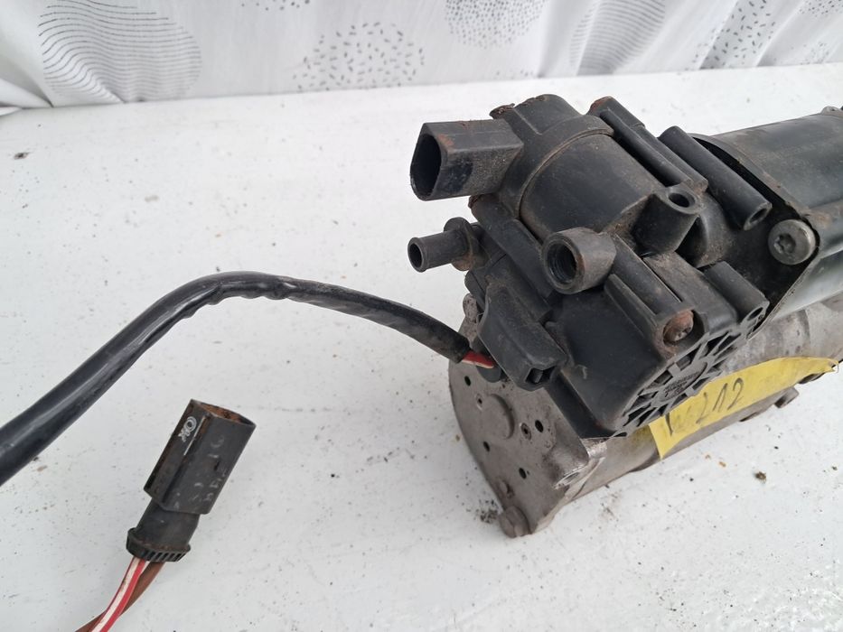 Компресор за въздушни възглавници мерцедес W212  Mercedes W211