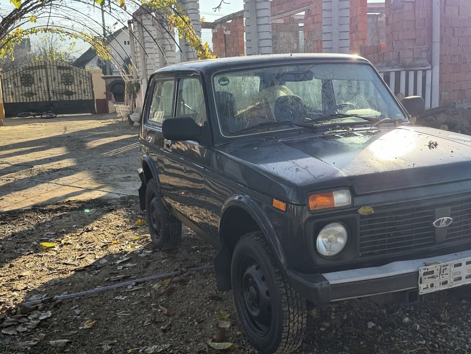 Lada niva 4x4 euro5 echipata pentru deszapezire