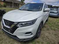 Продавам nisan qashqai на части