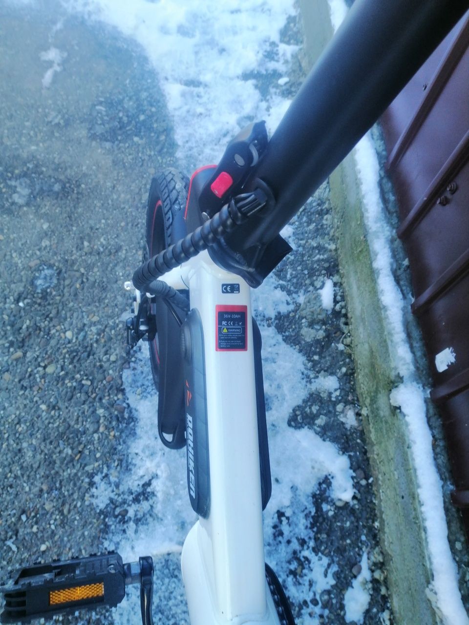 Bicicleta electrica DOHIKER Noua pliabila. Incarcare si solara