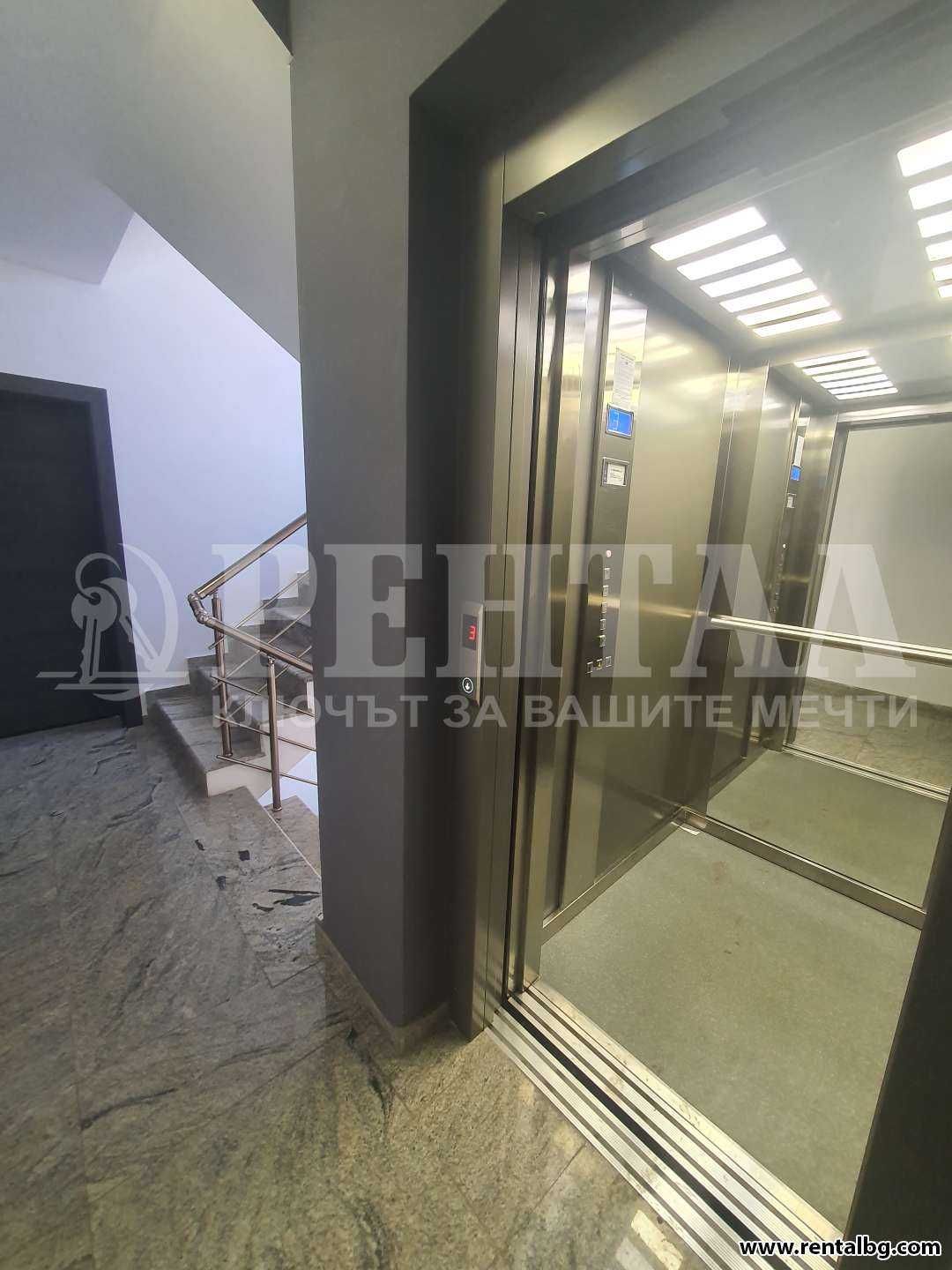 ЛУКСОЗЕН нов Апартамент под наем в Центъра на Пловдив с паркомясто !!!