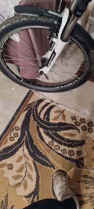 Bicicletă nouă,dau la schimb pe un telefon