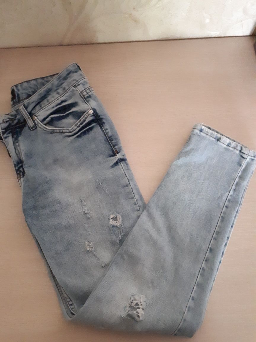 Летние модные джинсы