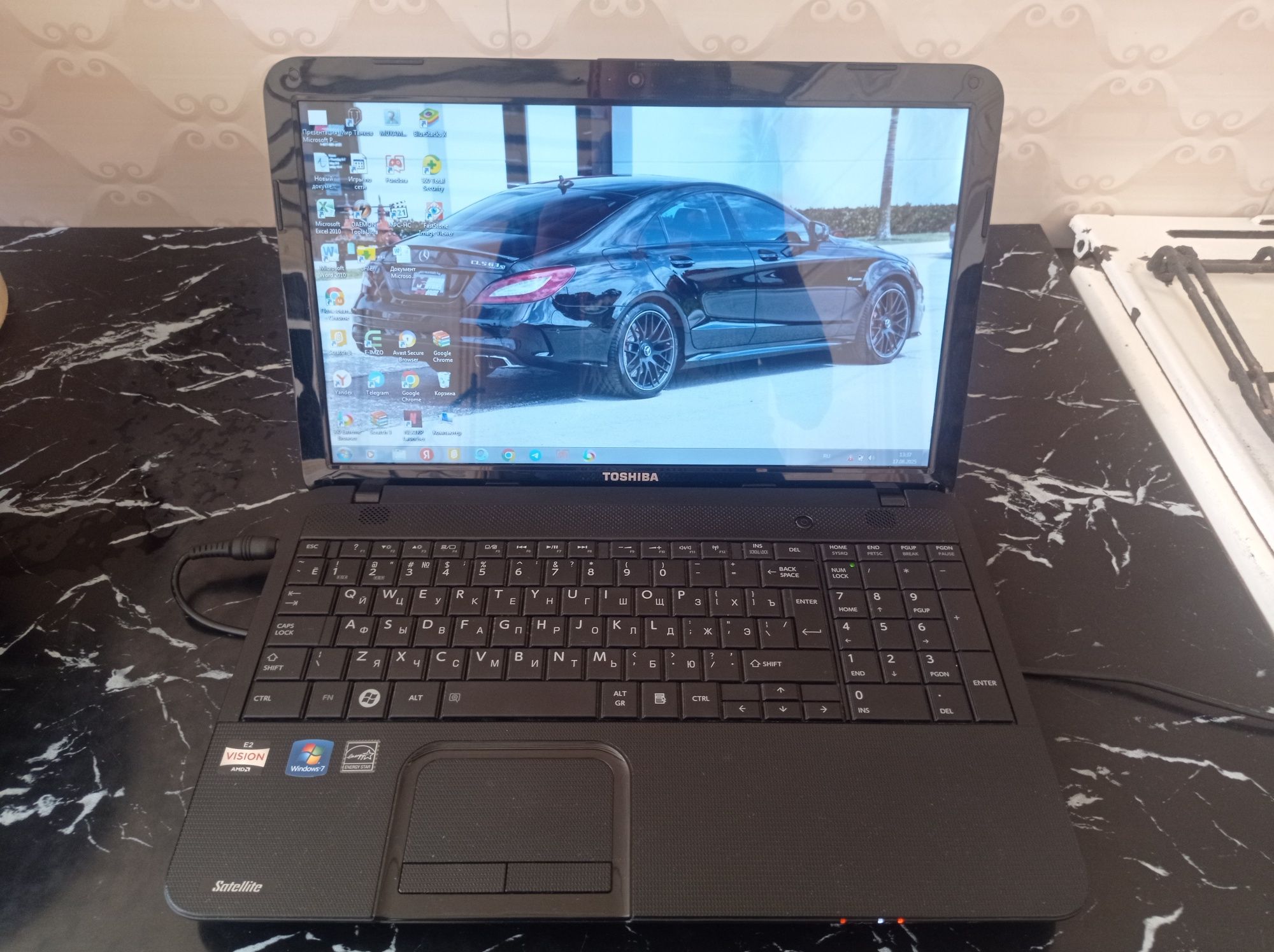 Noutbuk TOSHIBA yangi