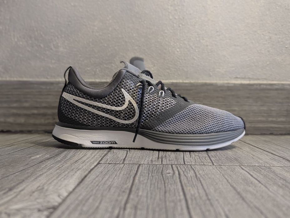 Nike zoom Strike 1