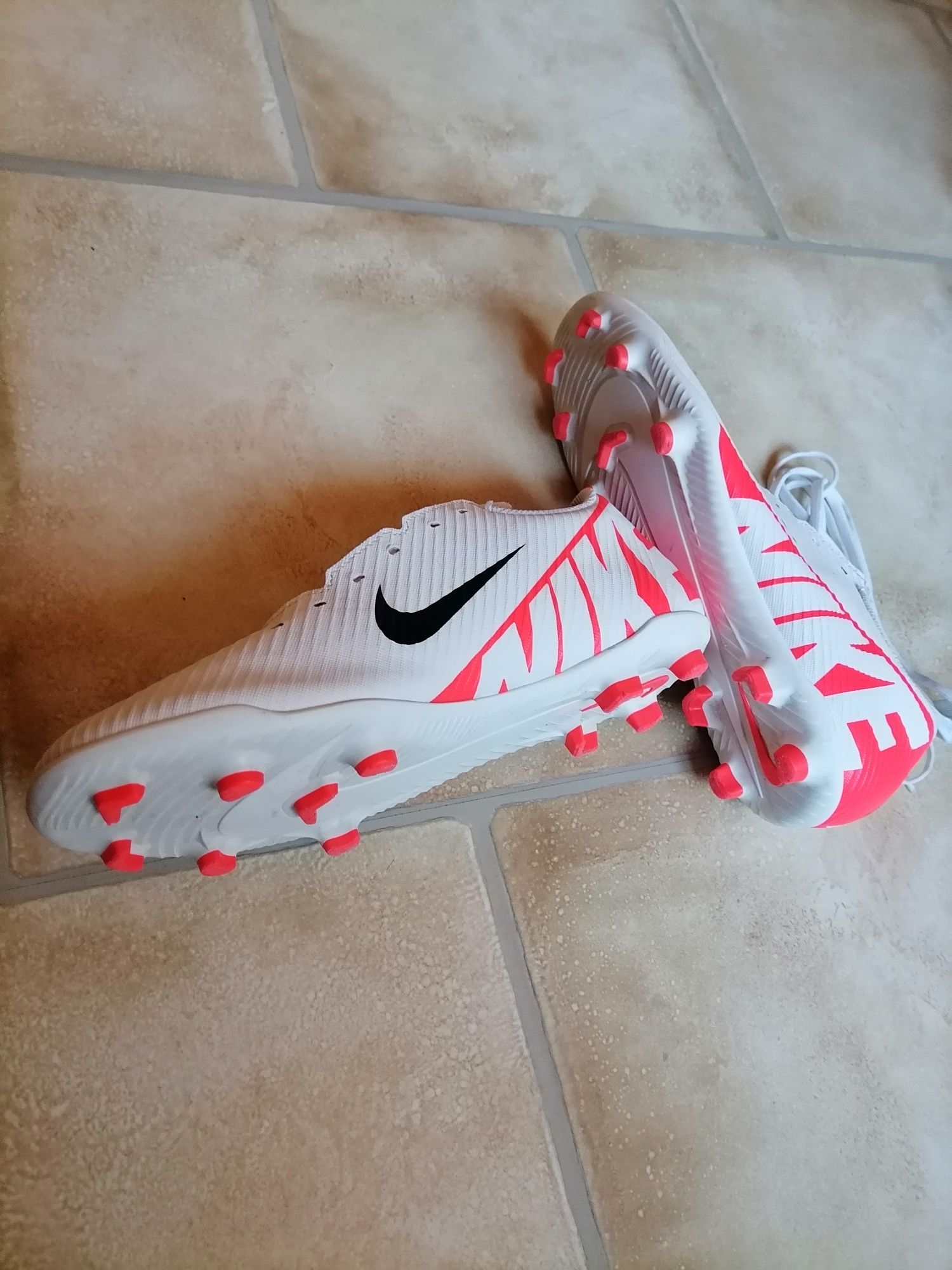 Футболни обувки Nike Mercurial