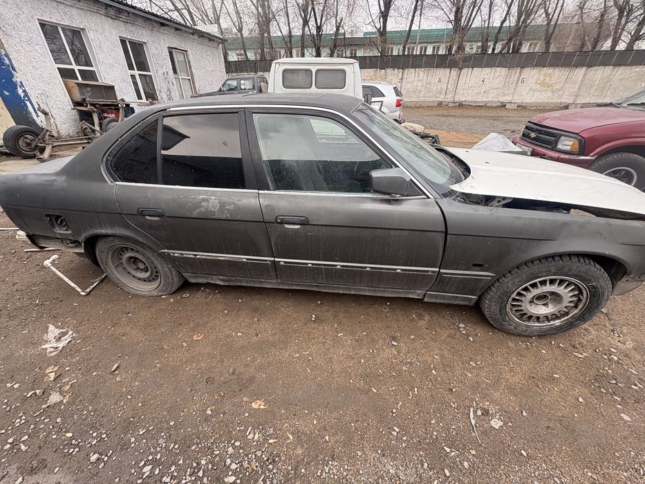 Разбор BMW е34 ( движок на разбор )