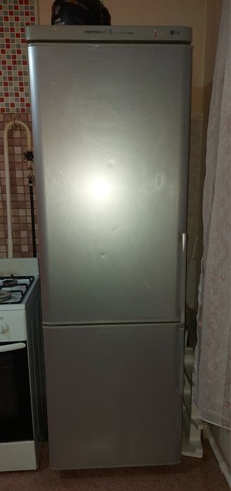 холодильник Lg,требует ремонта