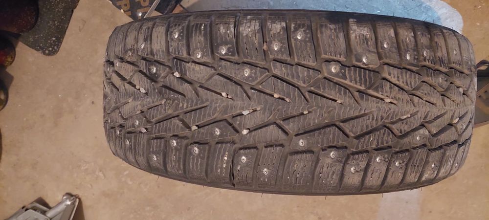 Зимние шины шипованные