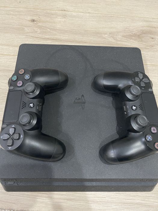 Продам ps4 в идеальном состоянии