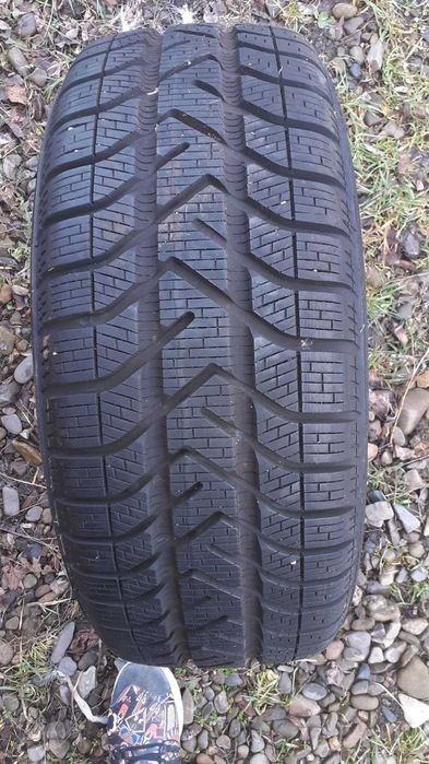 Vand cauciucuri Pirelli
