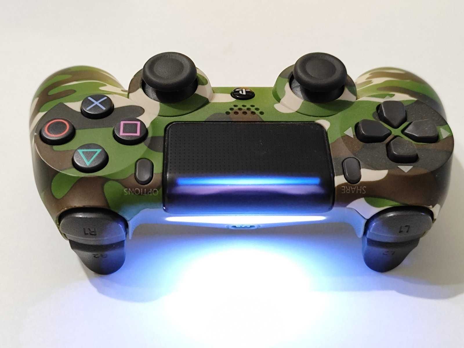 PlayStation 4 Slim с два джойстика и докинг станция