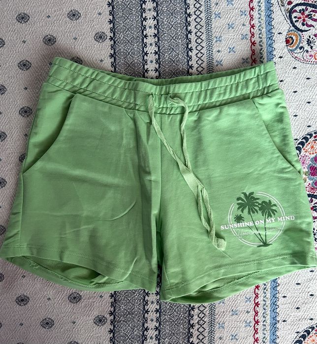 Дамски къси панталони