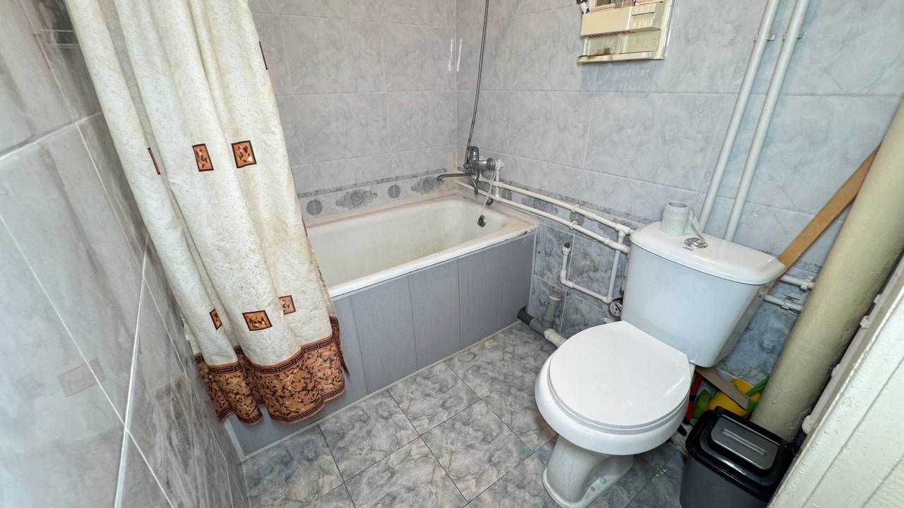 Фрунзиский 9-боғча 2 хонали ўрта подезд квартира сотилади. ID: 1172
