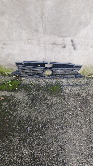 Grila centrala Vw Passat B8 2016-2020